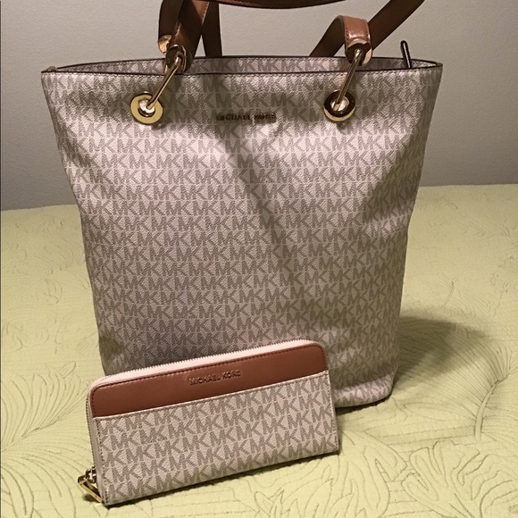 Michael Kors Wallet *Purse Separately will Bundle - Picture 5 of 7